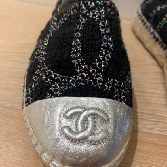 Chanel Espadrille 36 Embroidered Leather Cap Toe Cc Flats - size 36 - Picture 4 of 5